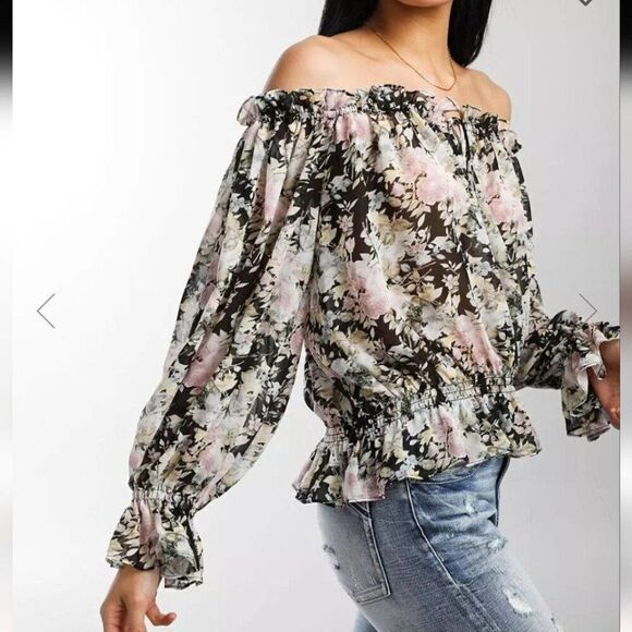 Miss Me Women’s  Floral off shoulder Top size M - Picture 1 of 12